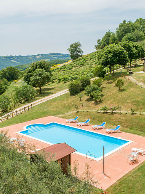 piscina-agriturismo-tenuta-di-biscina