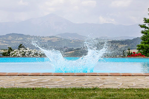 piscina-vista-gubbio-perugia